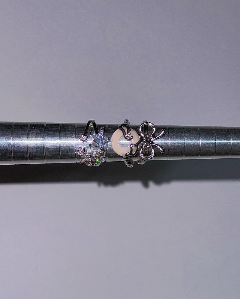 Wrapped star ring