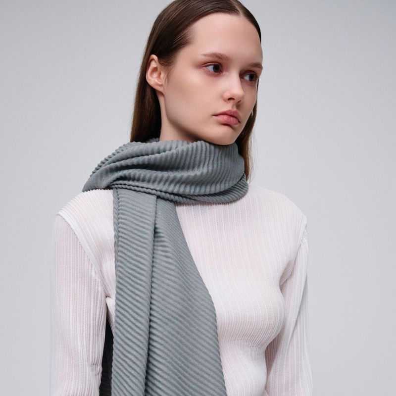 SIEOR（シオル）の「OLE スカーフ（ファッション小物）」