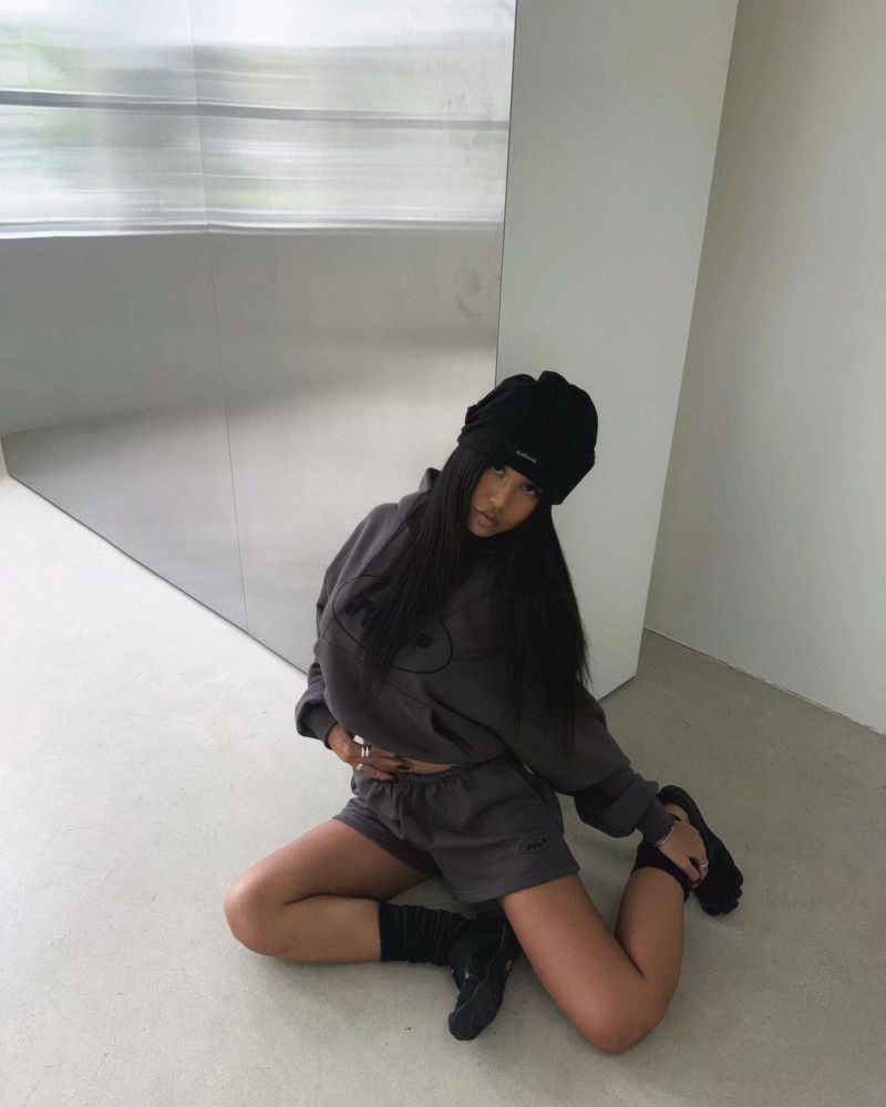 8PM Shorts in charcoal