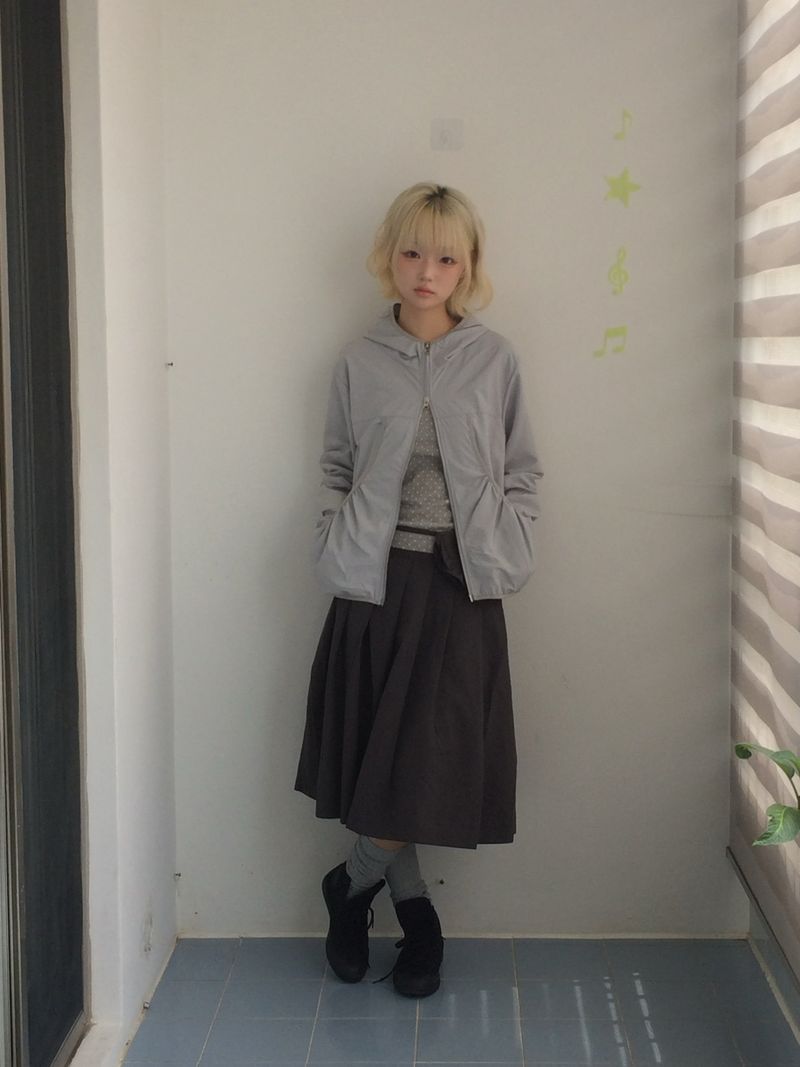 Powder pleats and pouch skirts