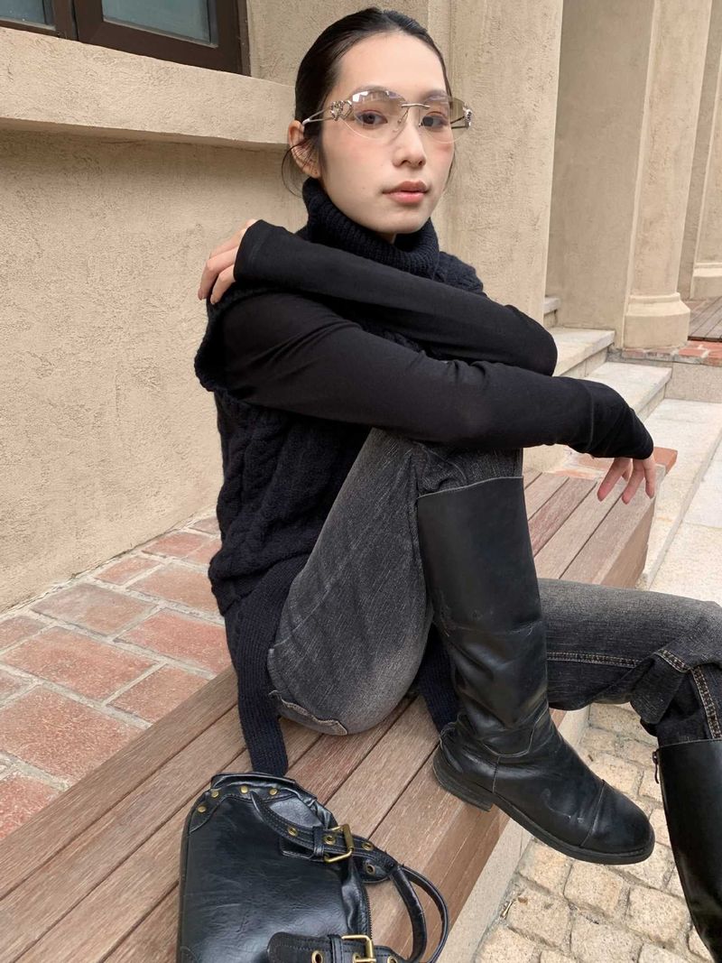 turtleneck twisted strap sleeveless knitwear
