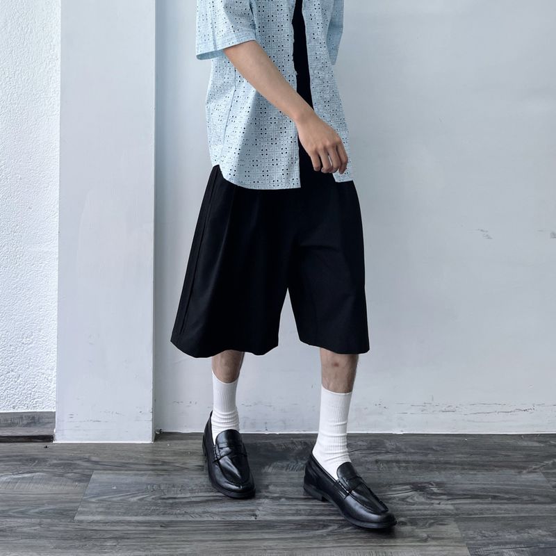 Pleated Wide Silhouette Shorts