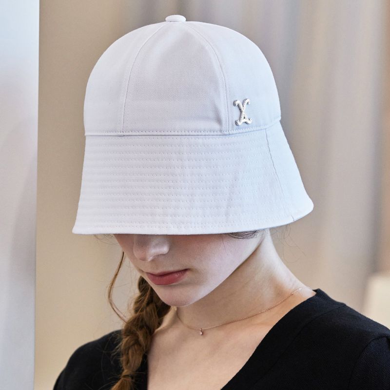 VA Curved Stud Round Drop Bucket Hat / White