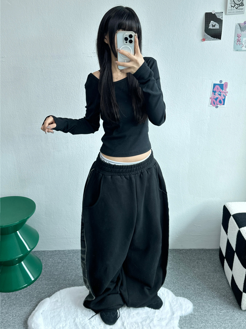 OPEN BACKLESS SEMI-CROP LONG SLEEVE T💙🤍🖤 - 3 COLORS