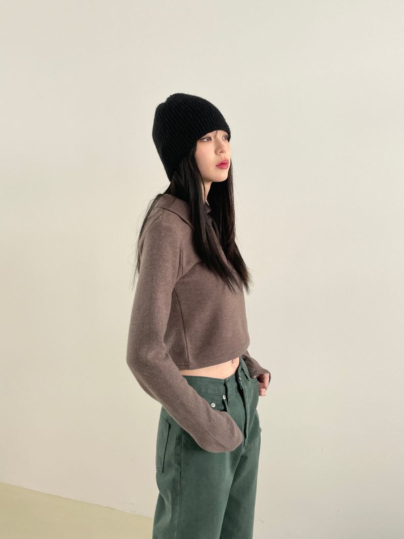 Recommend color semi-wide pants