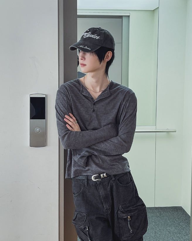 Div Ribbed Henley Neck Long Sleeve Tee 