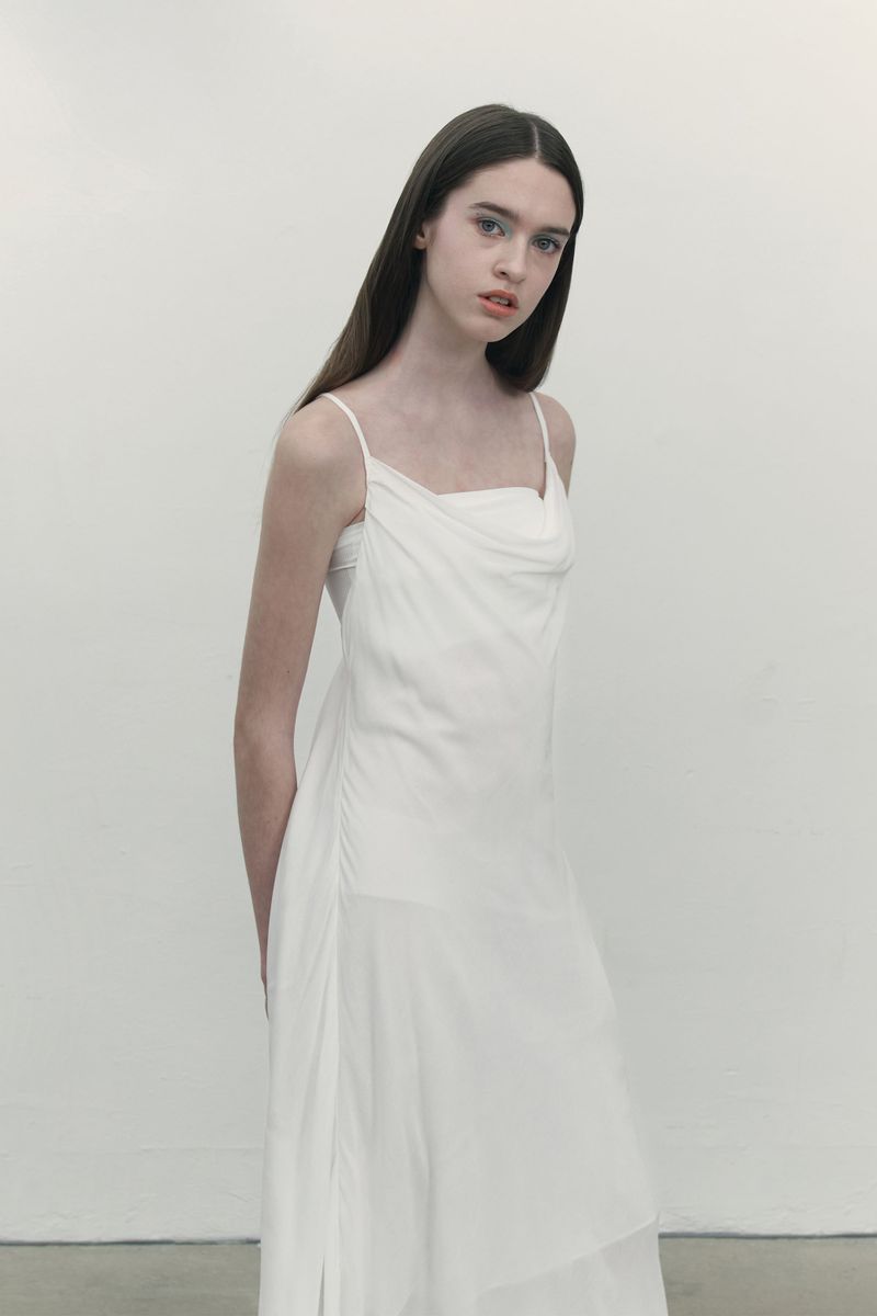 BACK POINT MAXI SLEEVELESS DRESS [IVORY]