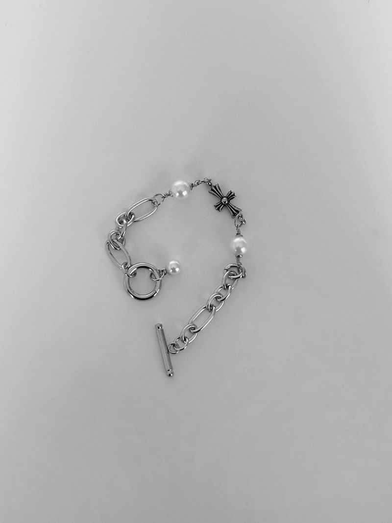 pearl drop bracelet(cross)