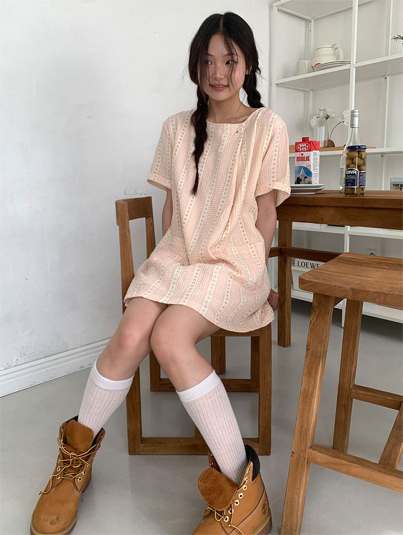 SOFT FLOWER BUTTON DRESS (2C)