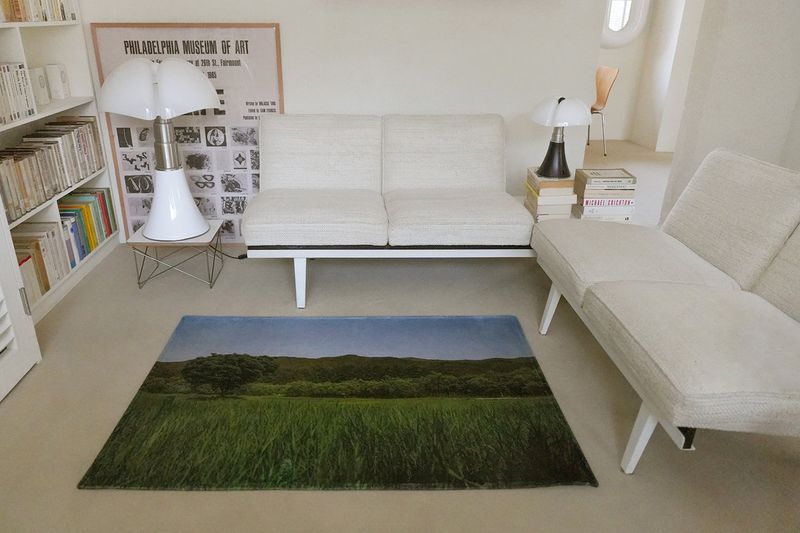 walking people rug - M