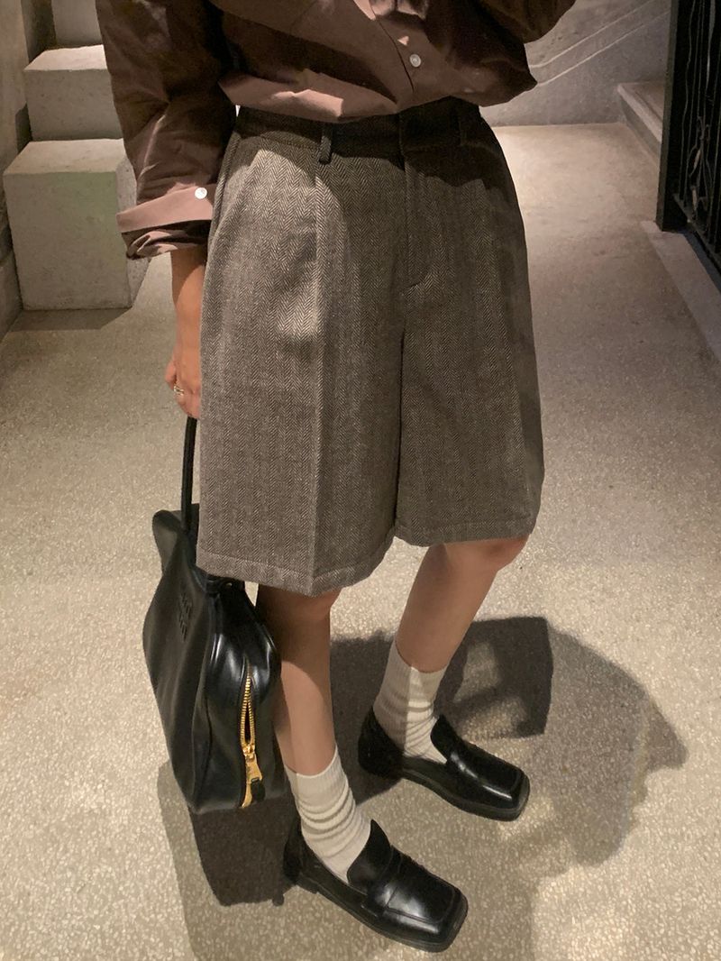 [MADE] Fidic Wool Herringbone Bermuda Pants