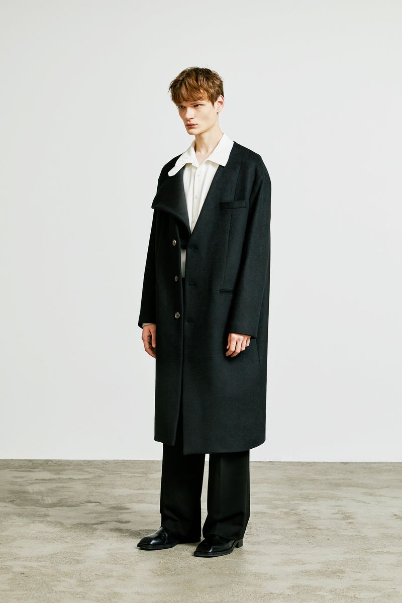 collarless front cover coat black