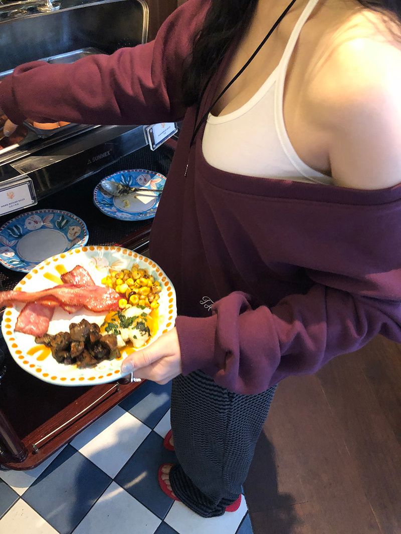 [MADE] TA DEEP V-NECK SWEATSHIRT