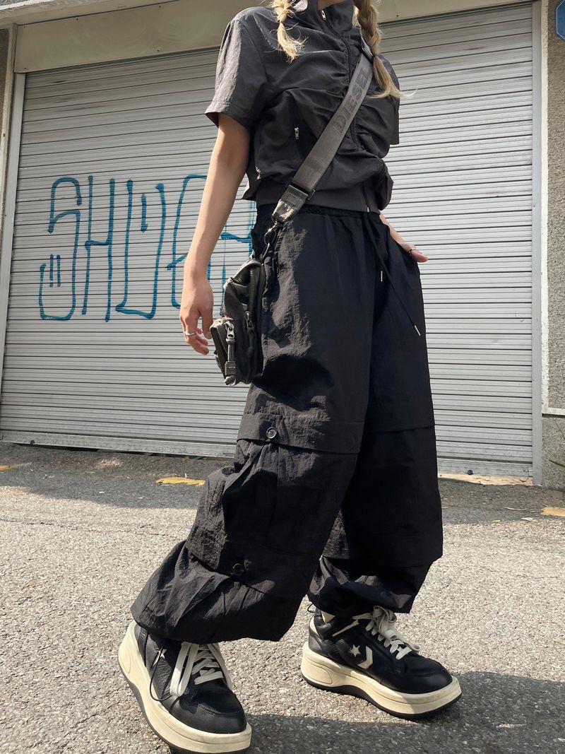 heenytsuki（ヒニツキ）の「Summer nylon balloon double cargo pants（Pants）」