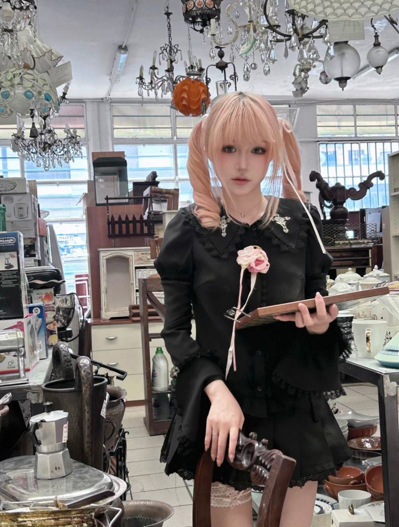 EVIL TOOTH（イービルトゥース）の「EvilTooth ローズクロス刺繍ゴシックレース長袖ベルスリーブインナーシャツ（トップス）」