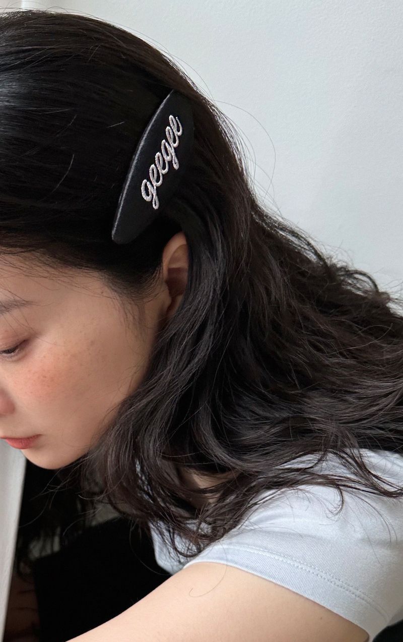 oval satin hair pin - black