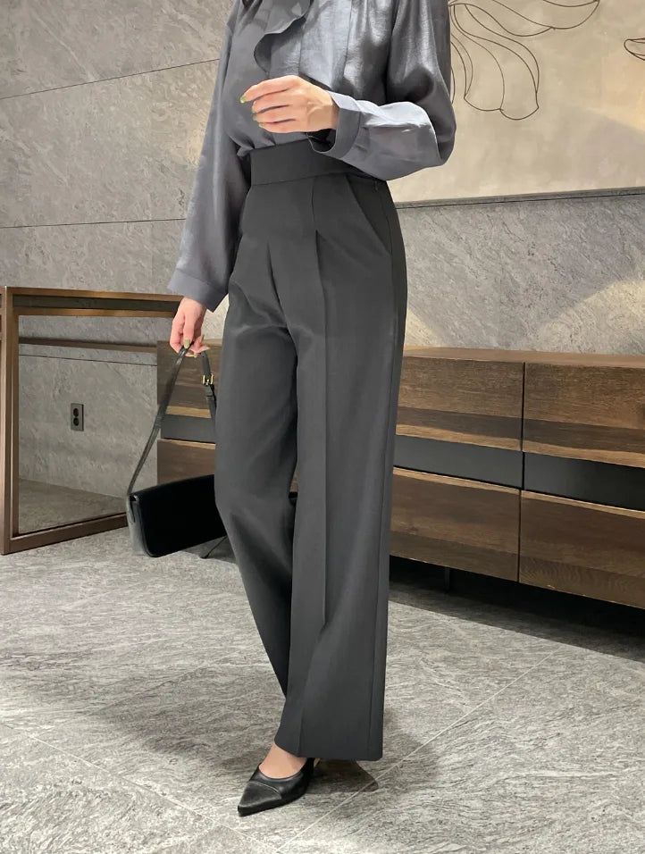 Desha Ruffle Tie Puff Blouse