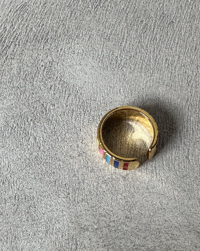 Vivid open ring