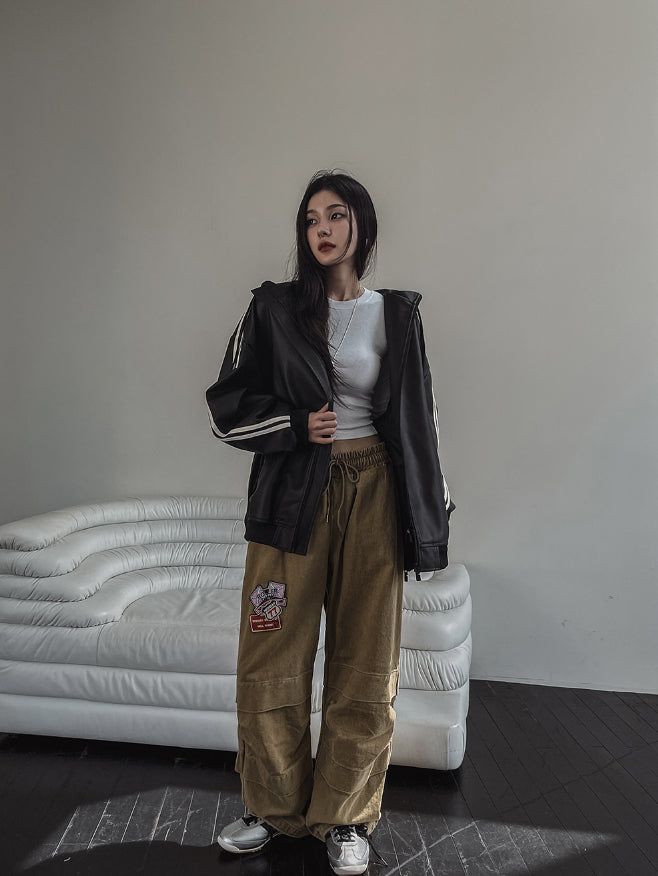 Track shirring leather hooded jacket