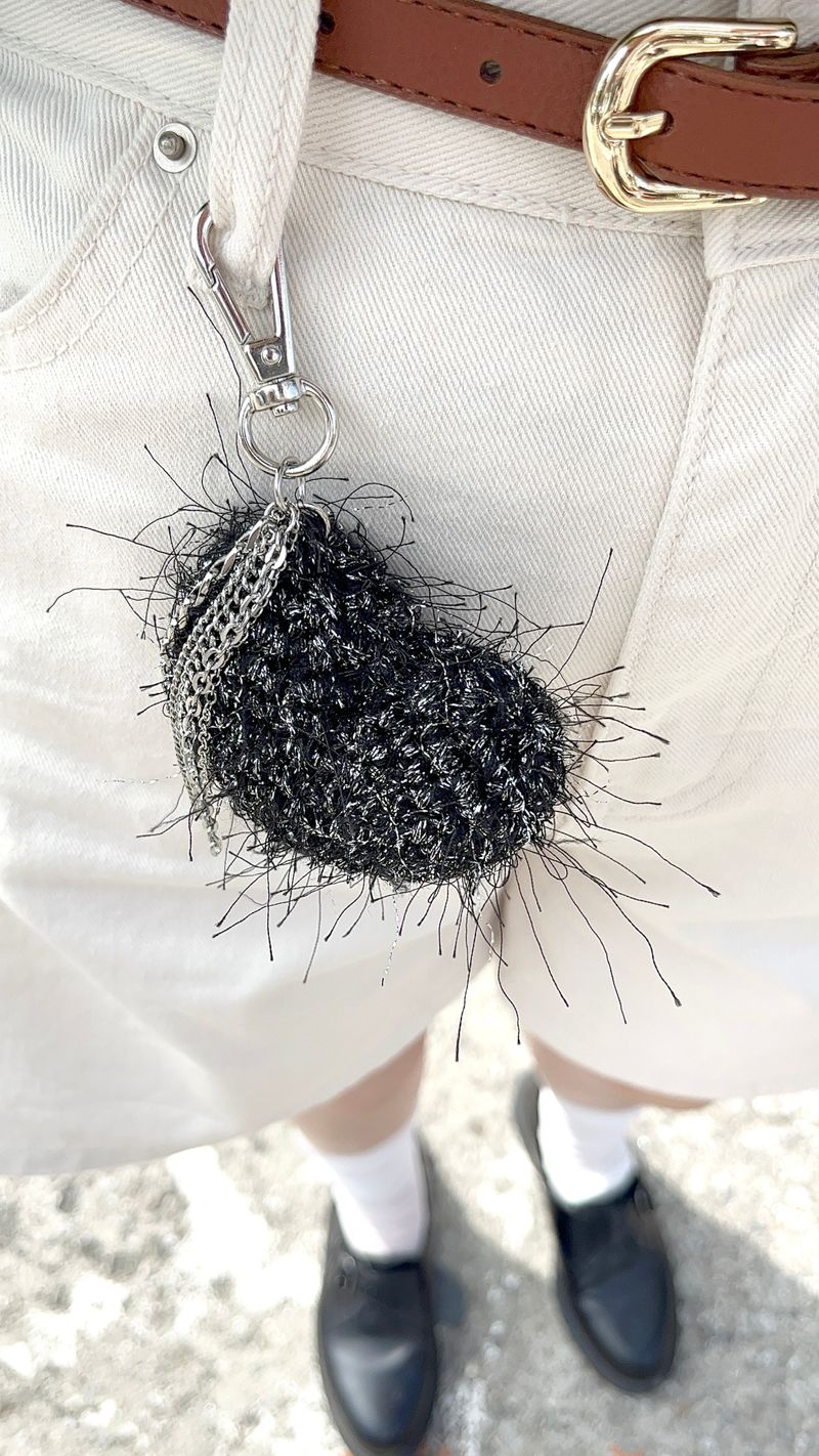 cupid heart keyring (fluffy black)
