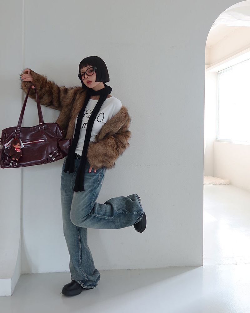 V-neck knit patch long muffler