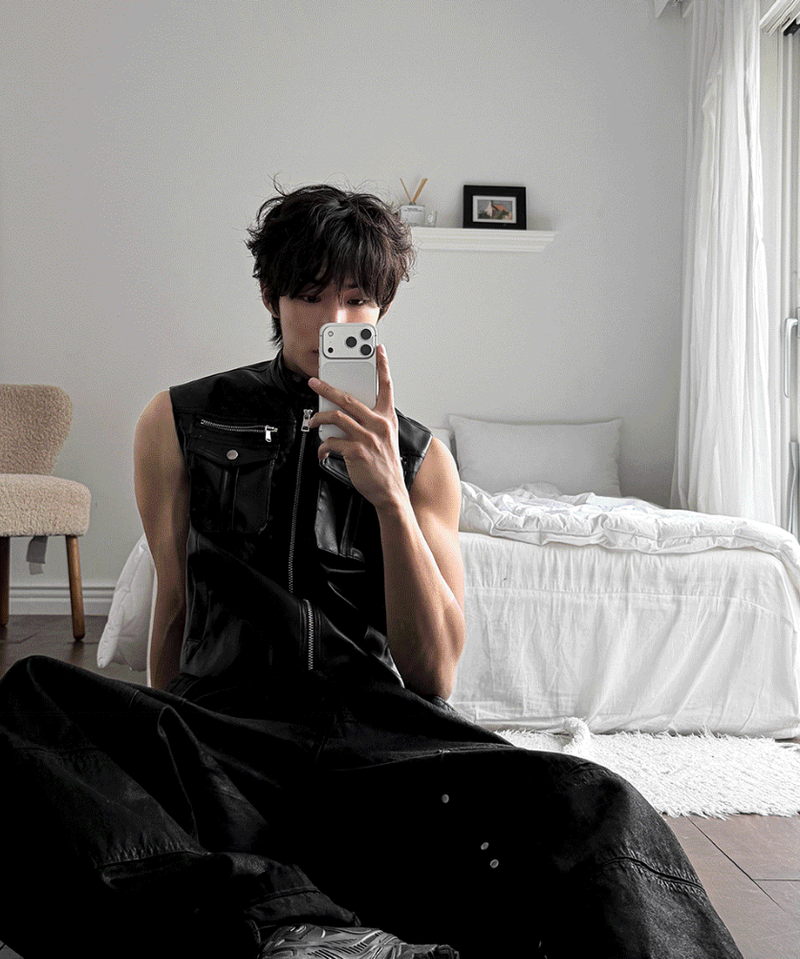Utility Pocket Cropped Vest