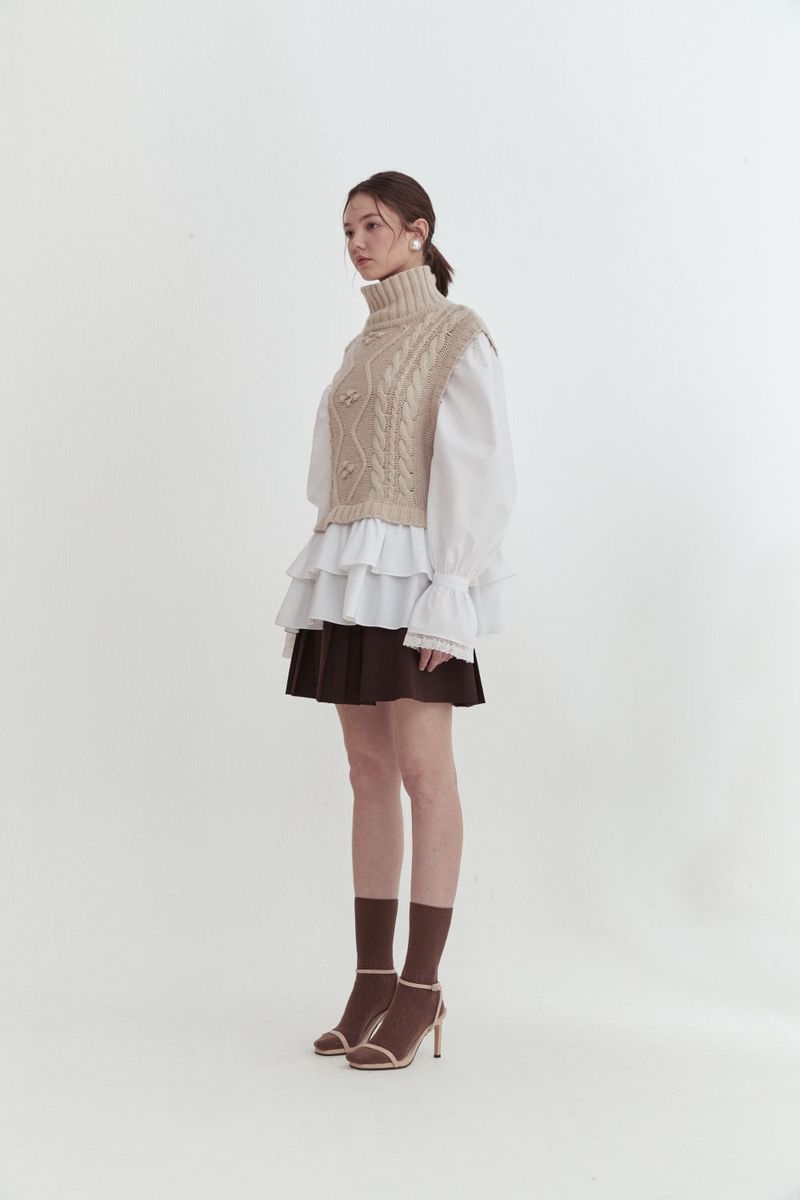 Knit vest blouse