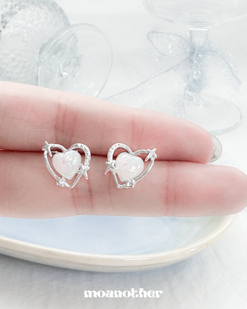 [Hearts2Hearts Juun Pick!](Silver Post) Opal Heart Earring