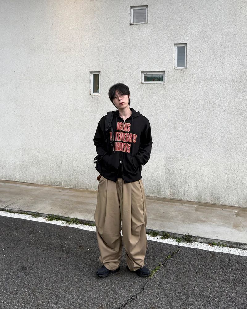 Ignel Lettering Crop Hoodie Zip-Up