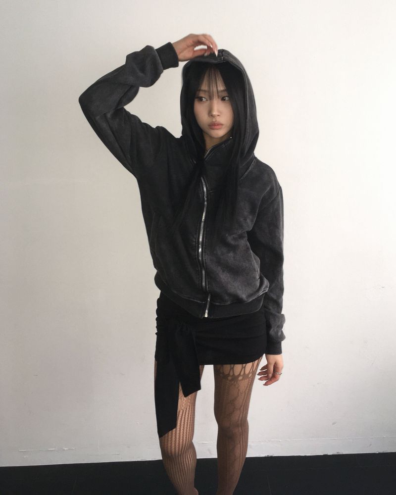 Pigment unbalanced hood jumper