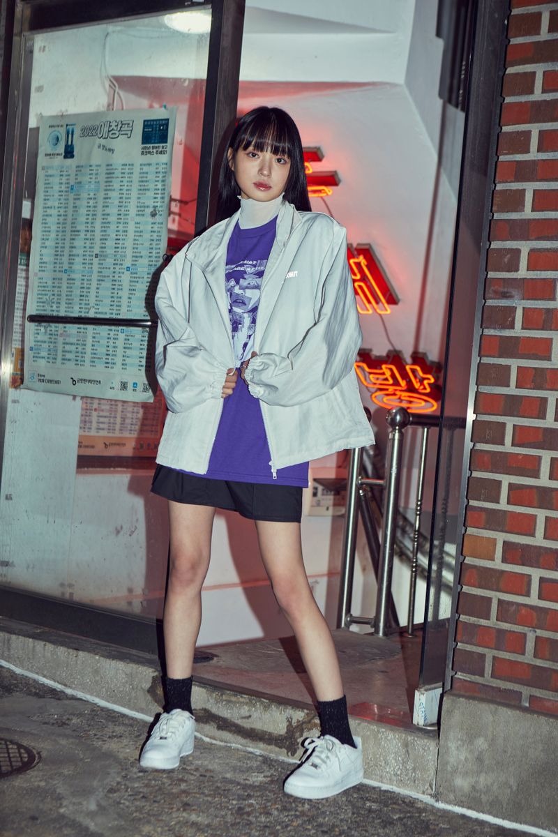 Reflective backpleat windbreaker_white