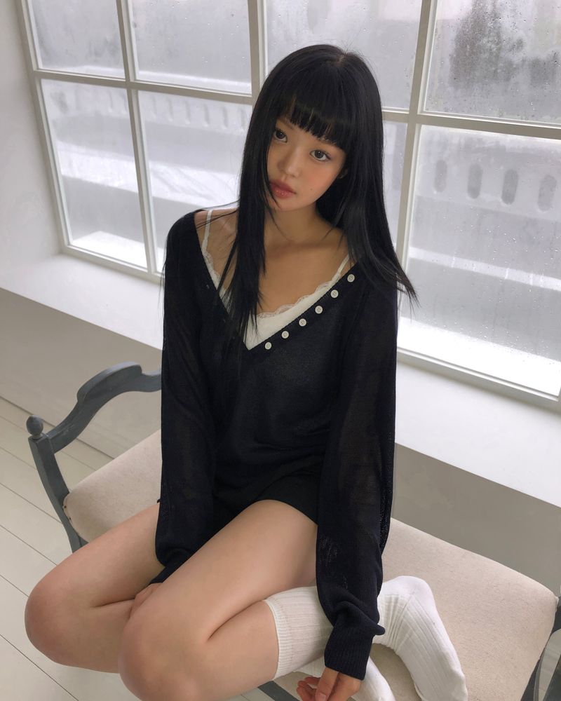 Hebun Deep V-Neck Summer Knit