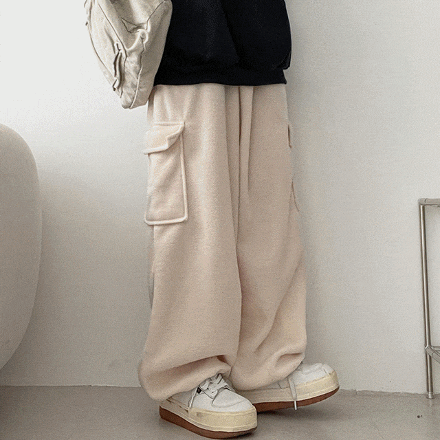 hijjoo（ハイチュー）の「[Jogger, Wide Two-Way] Pug Fleece String Big Wide Cargo Pants（Pants）」