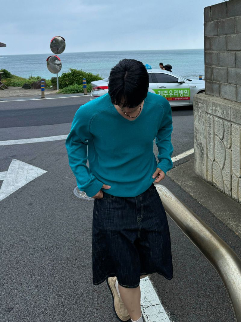 Summer linen v-neck knitwear