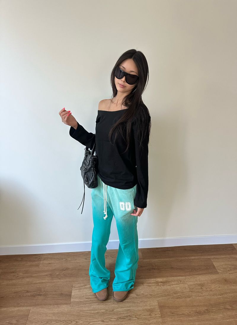 furbaby（ファーベイビー）の「loose off shoulder tee（Tops）」