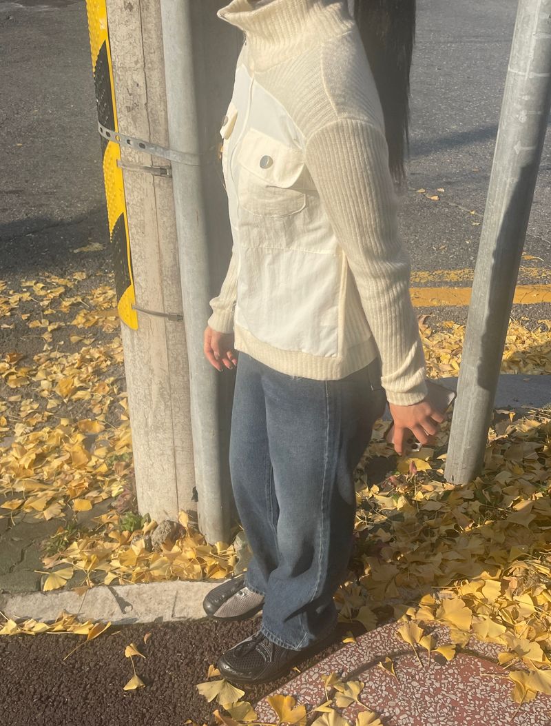 Unique pocket knit zip-up