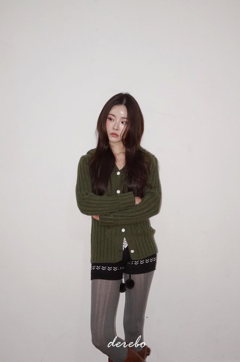 Graphic Knit Shorts