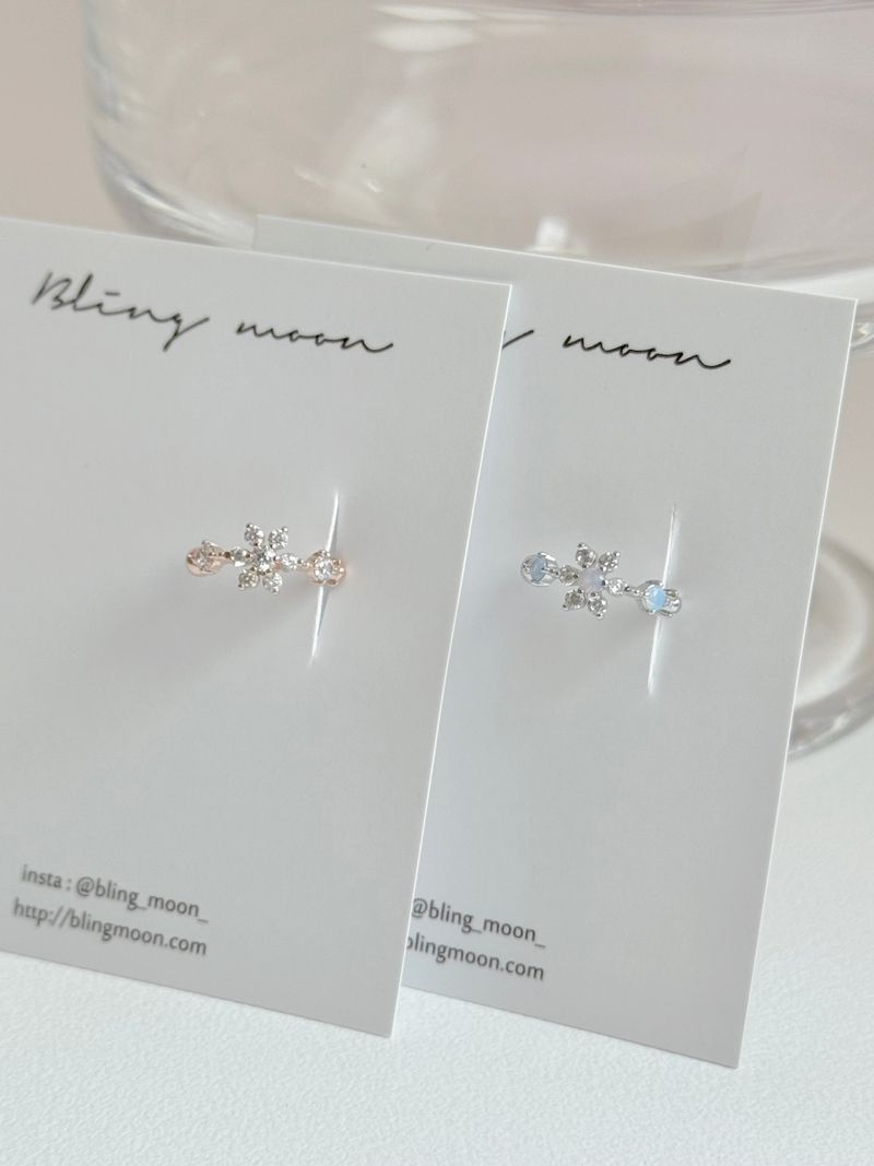 Cubic Flower Ear Cuff / 2 Colors / Bracelet Simple Daily Point Spring