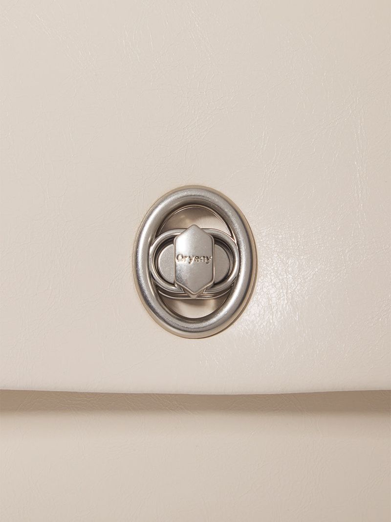 Egg Lock Shoulder