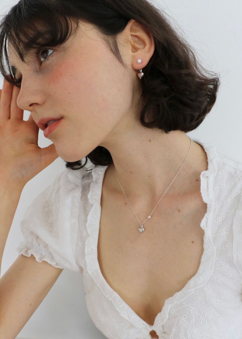 Heart pearl necklace / silver