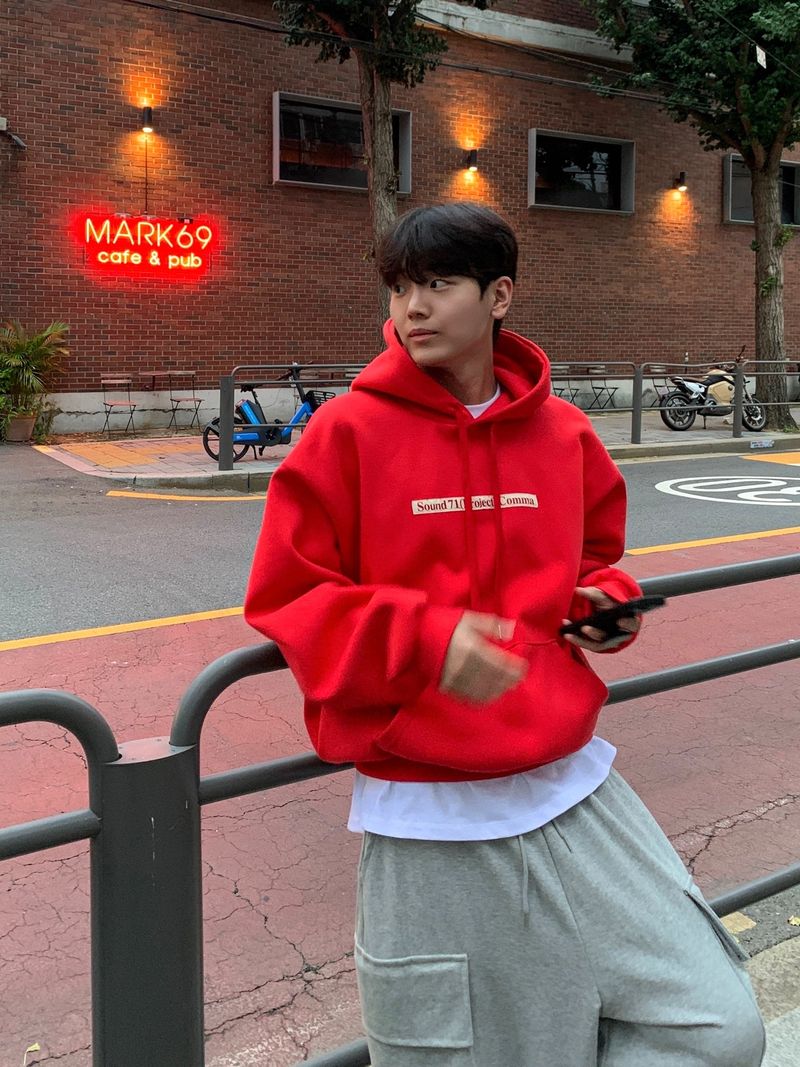 CM Render PREMIUM HOODIE