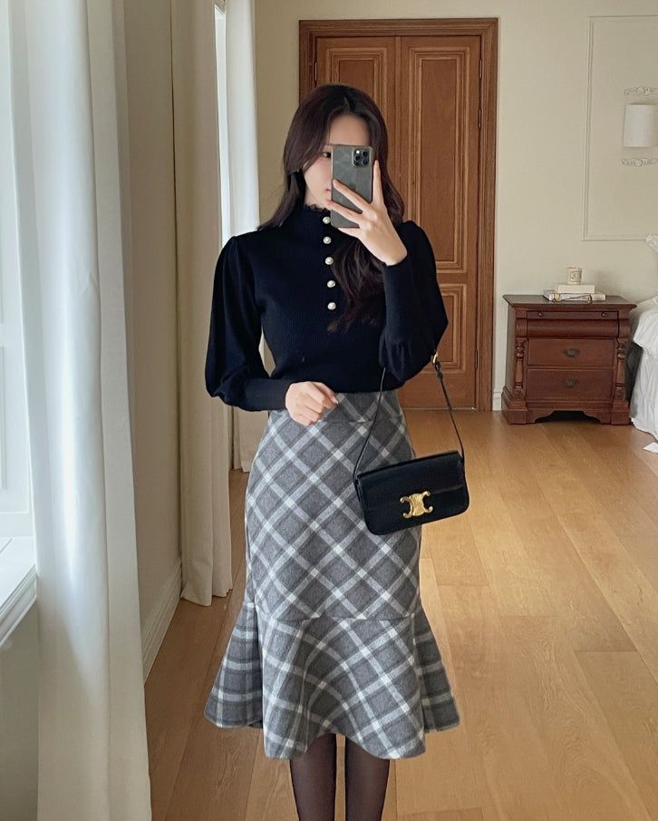 Levin Puff Pearl Button Frill Lace Turtleneck Knit