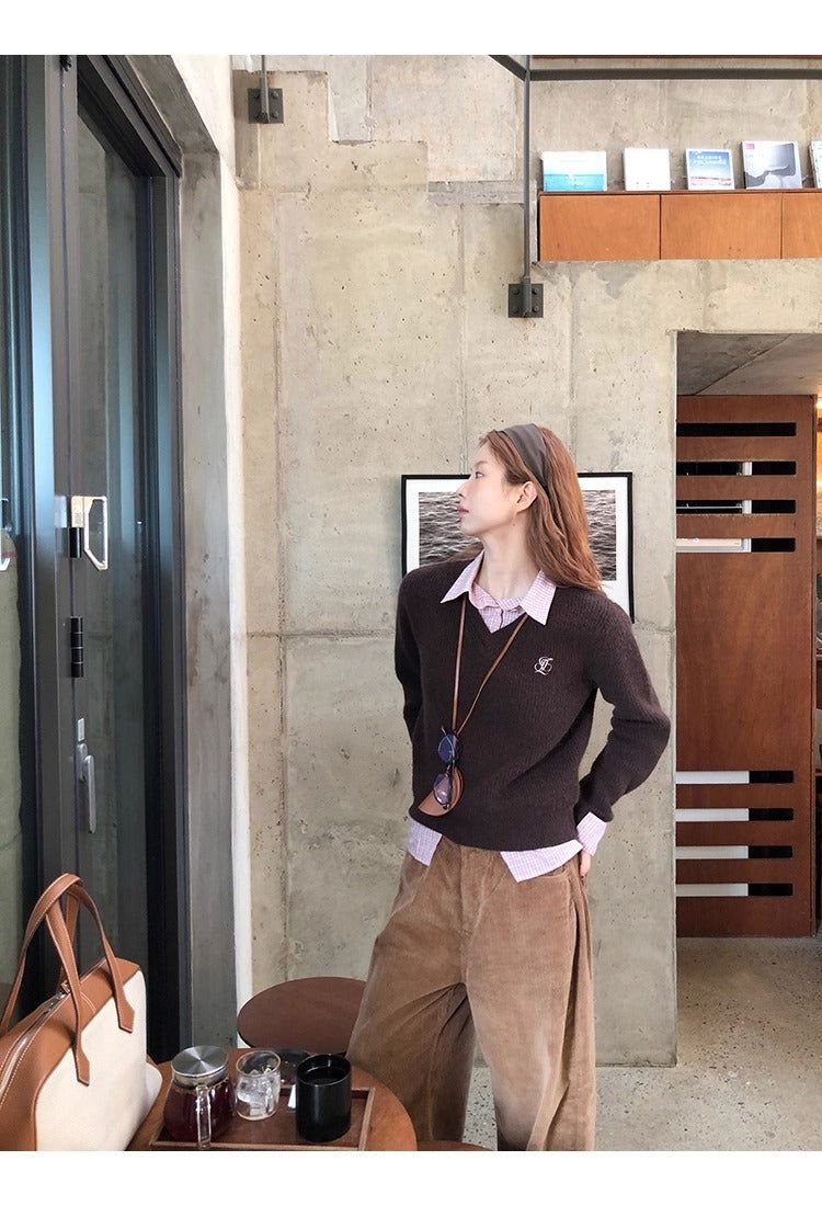 Pink checkered two-piece V-neck brown knitwear