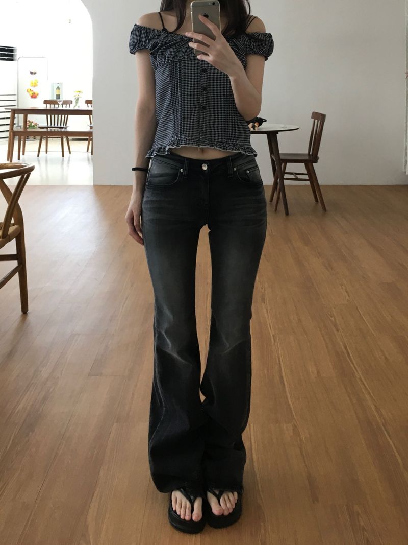 Black Low-rise Bootcut Denim Pants (one color)