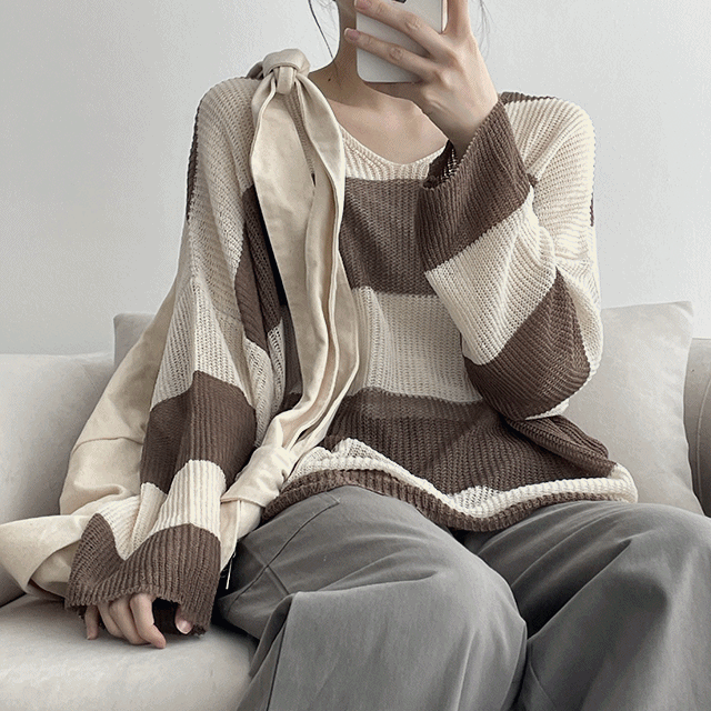 hijjoo（ハイチュー）の「Posing unit price V-neck Long-sleeved knitwear（Tops）」
