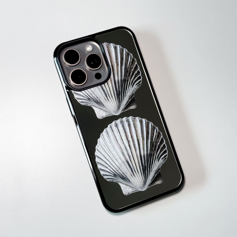 MEMORIESBOUNDARY（メモリーズバウンダリー）の「NTA Silverborn Scalla Bumper Mirror Phone Case（Smartphone Accessories）」