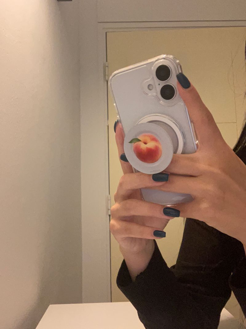 lovinhere（ラビンヒア）の「[MagSafe]ピーチプレートトック（スマホグッズ/小物）」