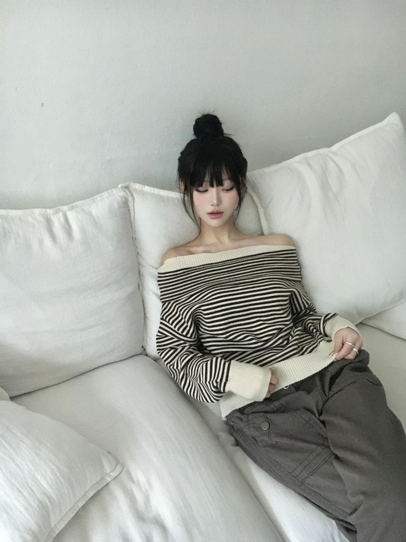 button kitty knit