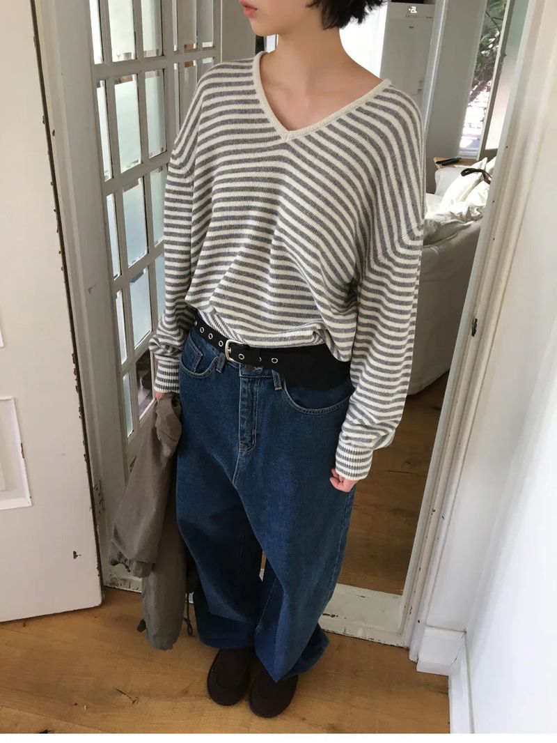 Cebu striped V-neck knit (2color)