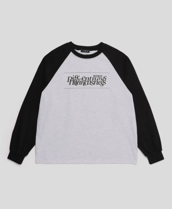 ユニセックススタックロゴラグランTシャツ